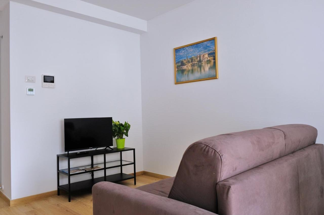 Appartamenti Alle 5 Torri Mezzolombardo Exterior photo